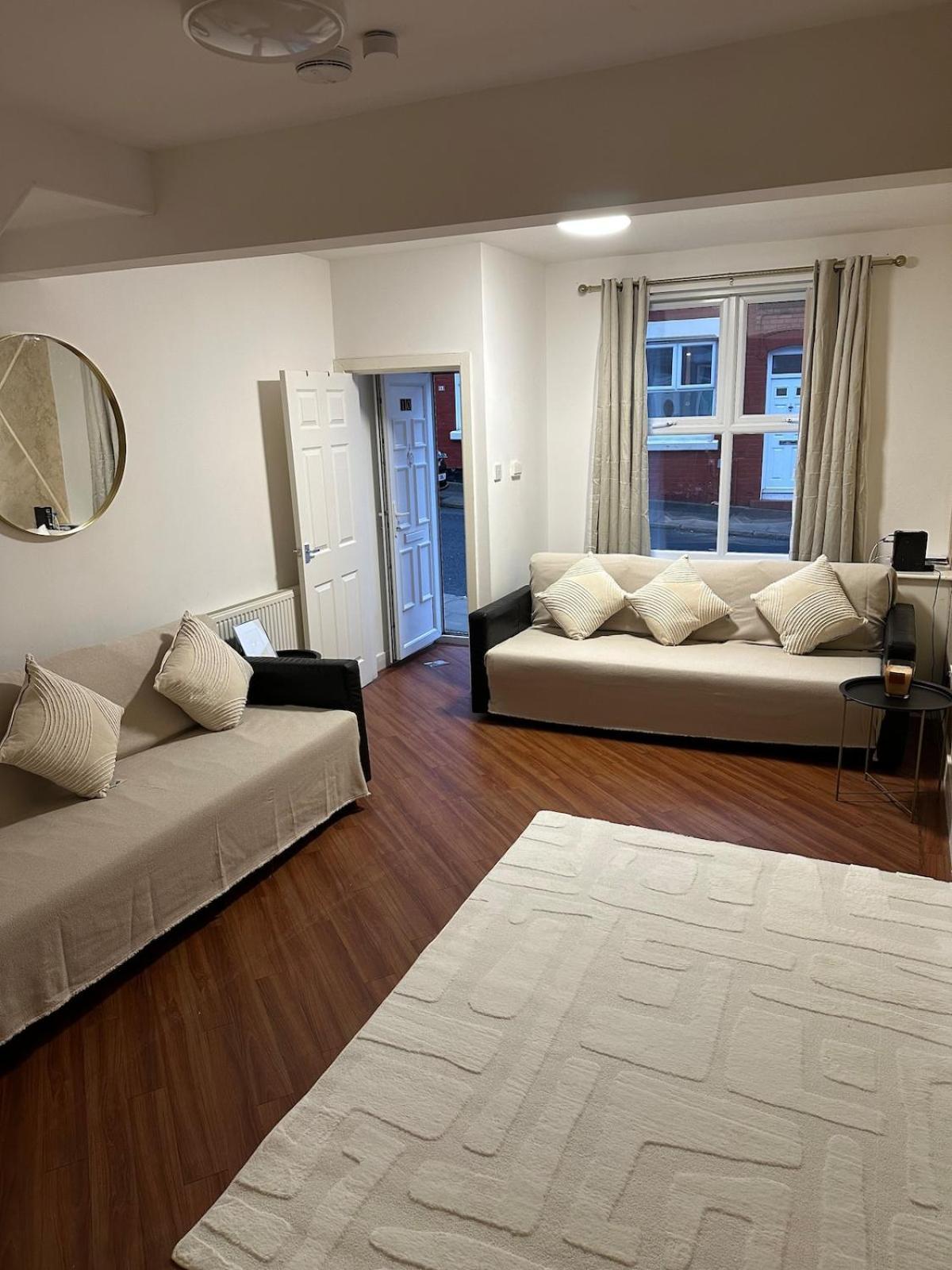Two Bedroom House Free Parking Liverpool Buitenkant foto